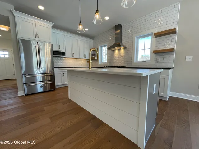 $949,000 | 15 Avalon Way, Wilton, NY 12866