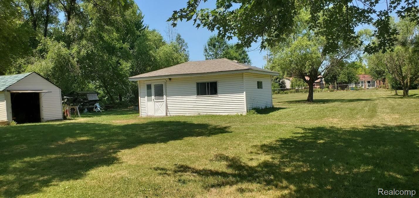 2083 Orpington Road Troy, MI 48083 - Photo 4 of 20 20200717_142215.jpg