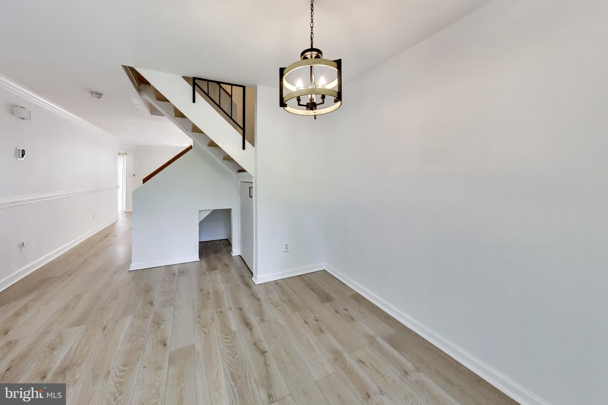 2225 Southgate Square Reston, VA 20191 - Photo 9 of 40 Eat-in dining area