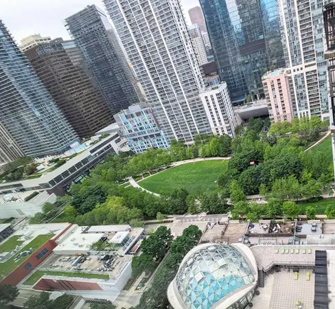 $2,100 | 400 East Randolph Street, Unit 2812, Chicago, IL 60601