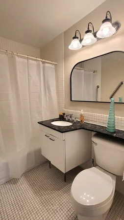 $2,100 | 400 East Randolph Street, Unit 2812, Chicago, IL 60601