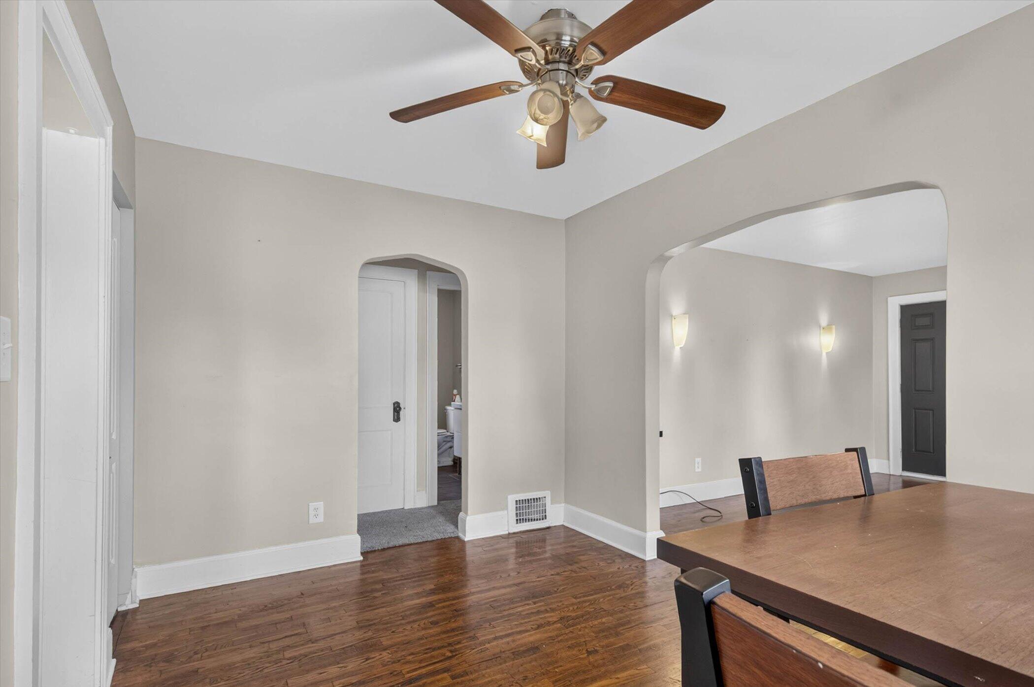 2815 Overhill Road Jackson, MI 49203 - Photo 12 of 31 12-2815-Overhill-Rd-WindowStill-Photogra