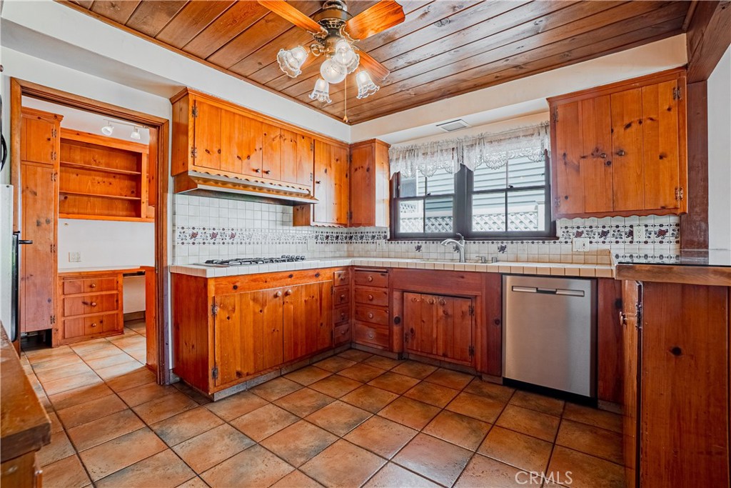 401 Flint Avenue Long Beach, CA 90814 - Photo 17 of 45