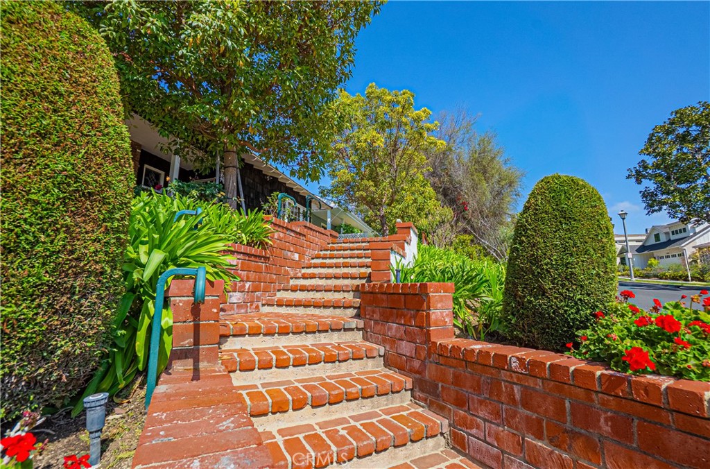 401 Flint Avenue Long Beach, CA 90814 - Photo 7 of 45