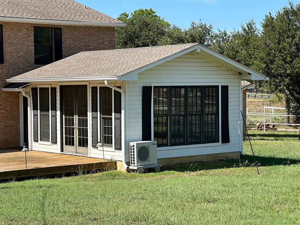 11552 Massey Road Pilot Point, TX 76258 - Photo 31 of 38 front view of a house with a yard