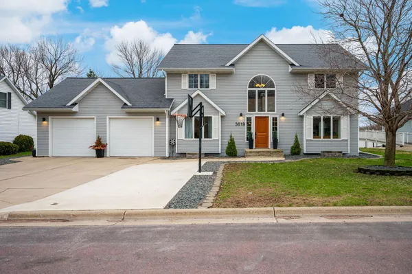 $449,000 | 3819 Cedar Creek Court, Fairmont, MN 56031