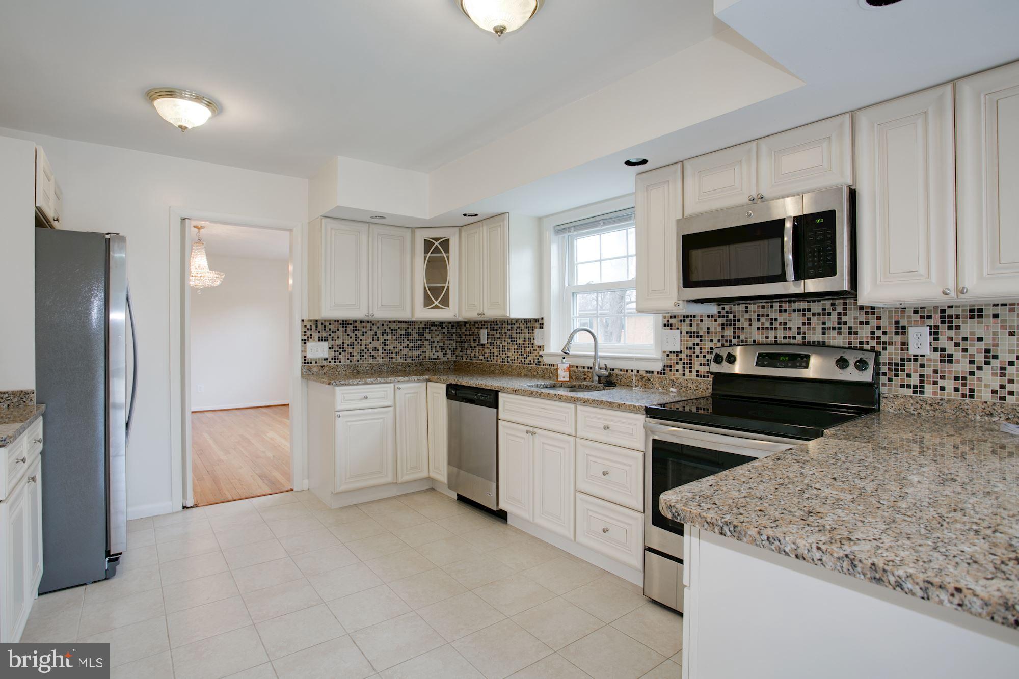 8107 Falstaff Road McLean, VA 22102 - Photo 11 of 29 Kitchen