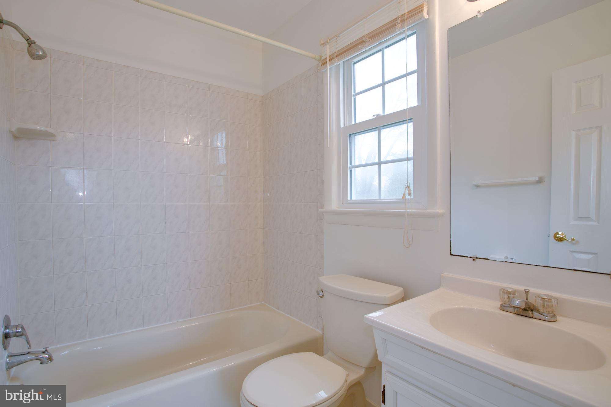 8107 Falstaff Road McLean, VA 22102 - Photo 18 of 29 Bath (Master)