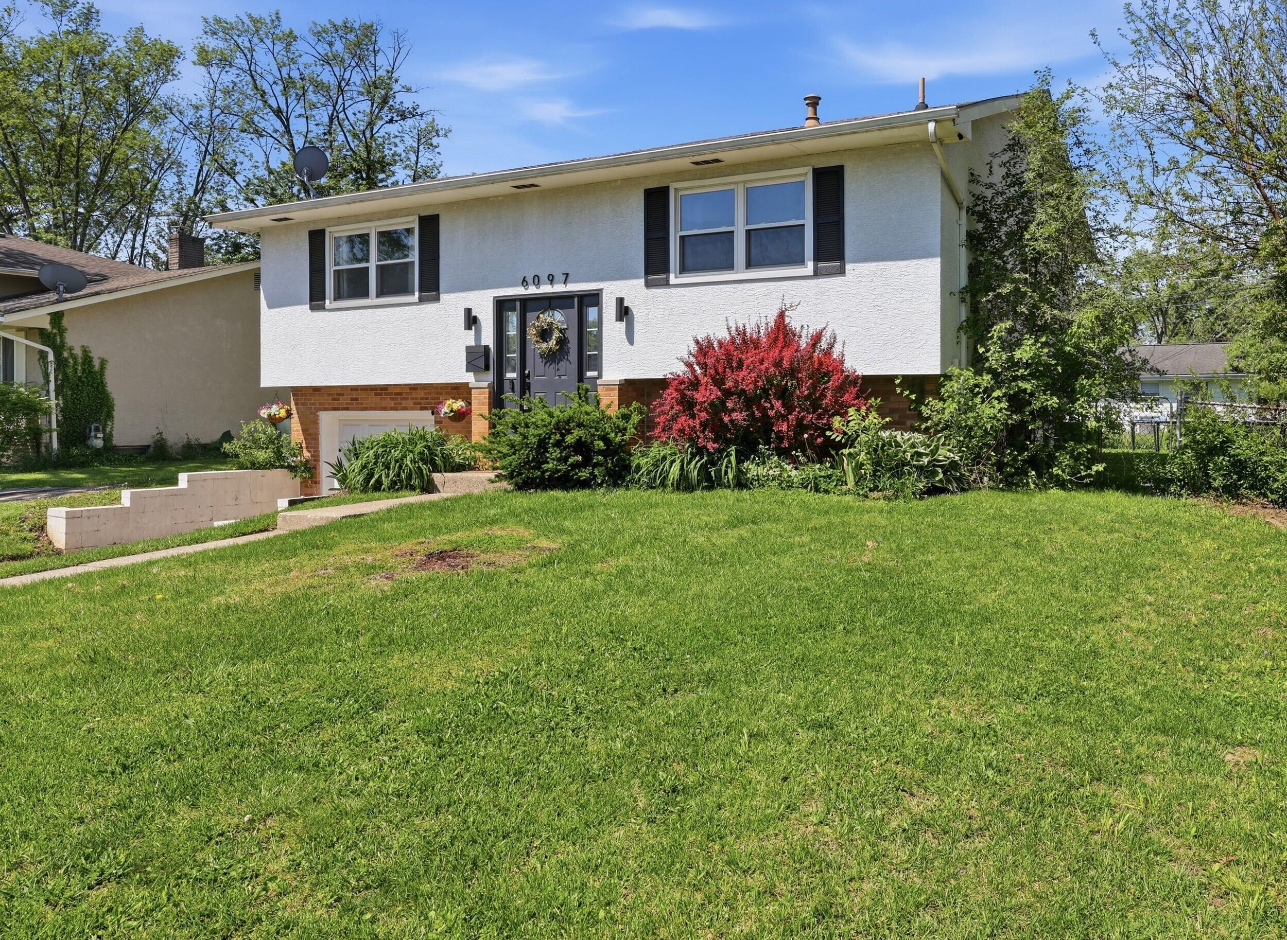 6097 Karl Road Columbus, OH 43229 - Photo 2 of 24