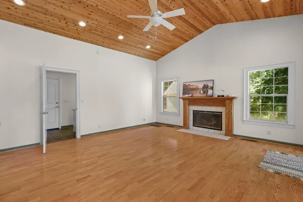 $630,000 | 2366 Templeton Drive, Redding, CA 96002