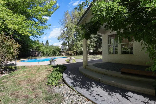$630,000 | 2366 Templeton Drive, Redding, CA 96002