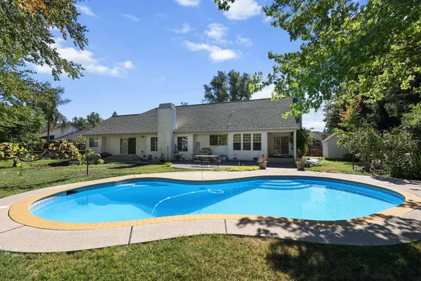 $630,000 | 2366 Templeton Drive, Redding, CA 96002