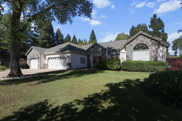 $630,000 | 2366 Templeton Drive, Redding, CA 96002