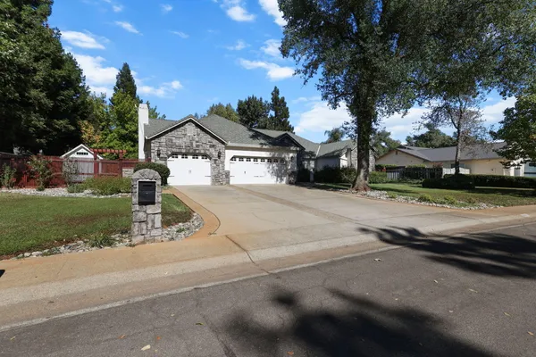 $630,000 | 2366 Templeton Drive, Redding, CA 96002