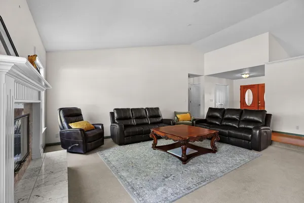 $630,000 | 2366 Templeton Drive, Redding, CA 96002