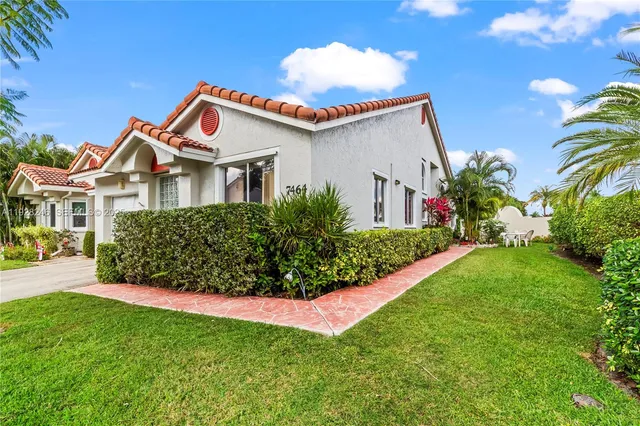 $3,800 | 7464 Pinewalk Drive South, Unit 8118, Margate, FL 33063