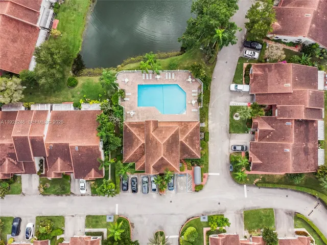 $3,800 | 7464 Pinewalk Drive South, Unit 8118, Margate, FL 33063