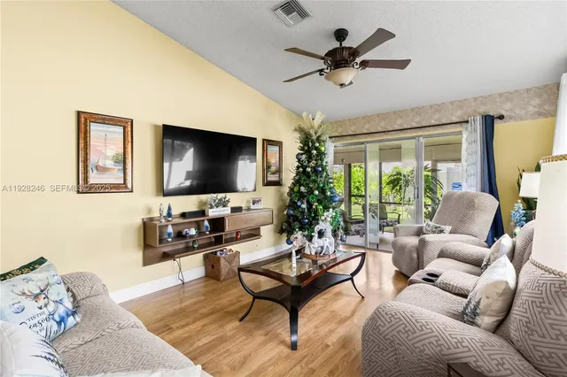 $3,800 | 7464 Pinewalk Drive South, Unit 8118, Margate, FL 33063