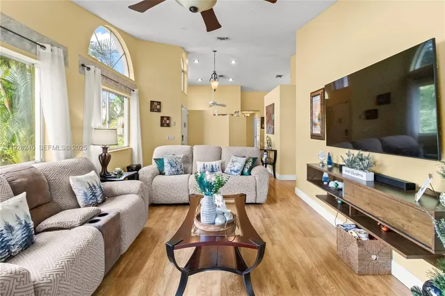 $3,800 | 7464 Pinewalk Drive South, Unit 8118, Margate, FL 33063