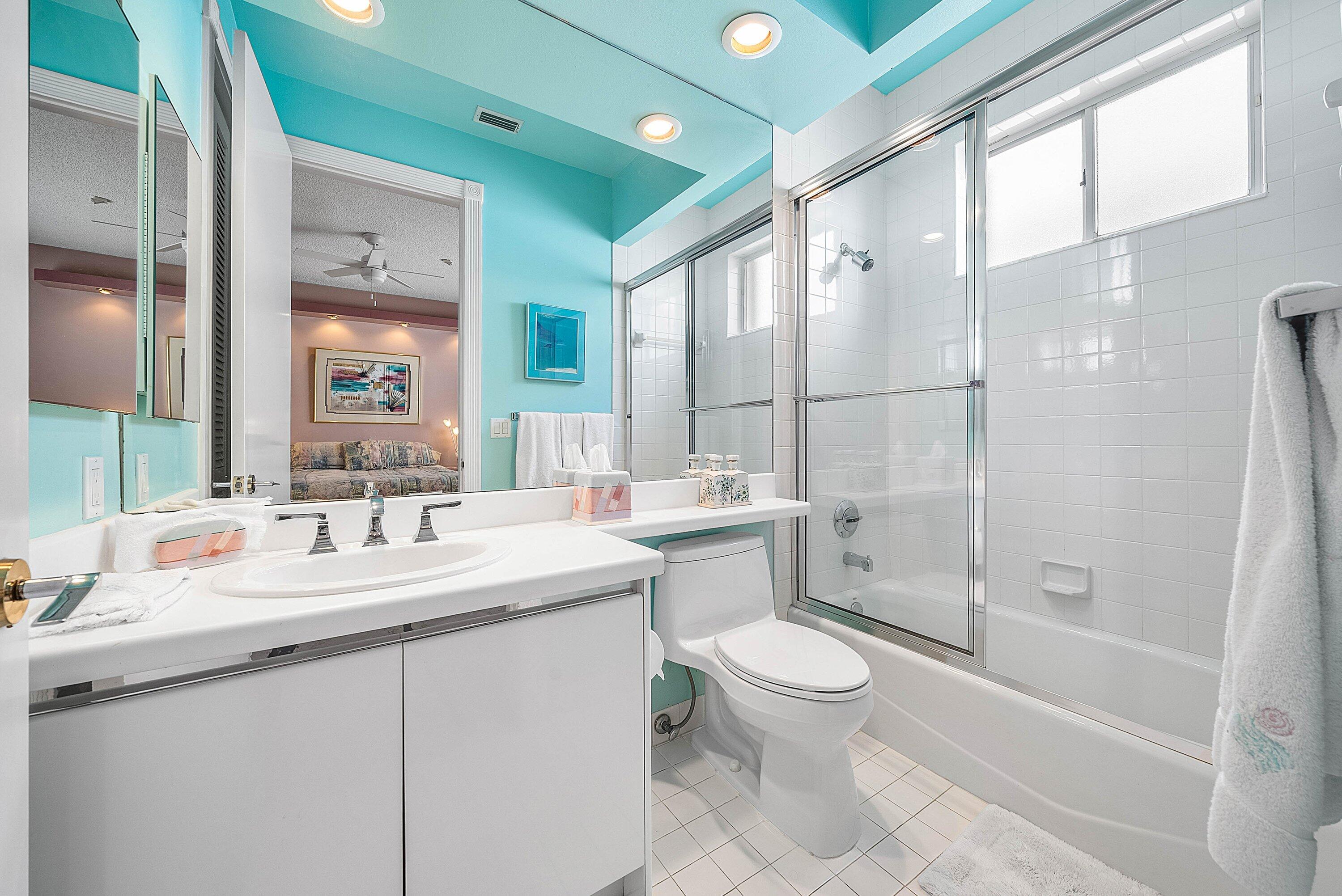 5791 Bridleway Circle Boca Raton, FL 33496 - Photo 33 of 44 Guest Bathroom
