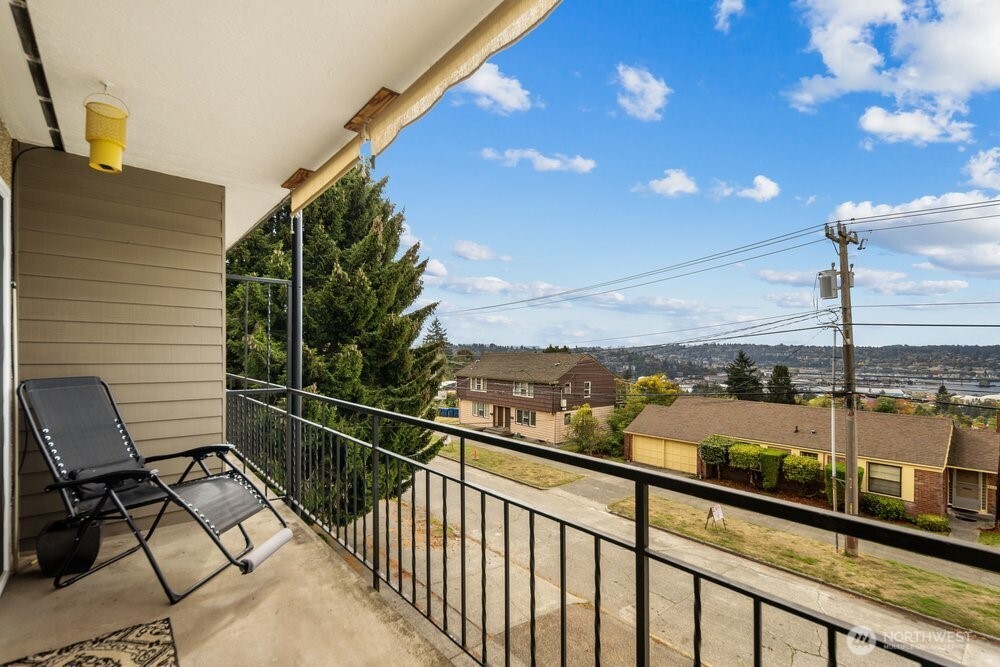 303 North 44th Street, Unit 203 Seattle, WA 98103 - Photo 3 of 40 Gallery Image 3