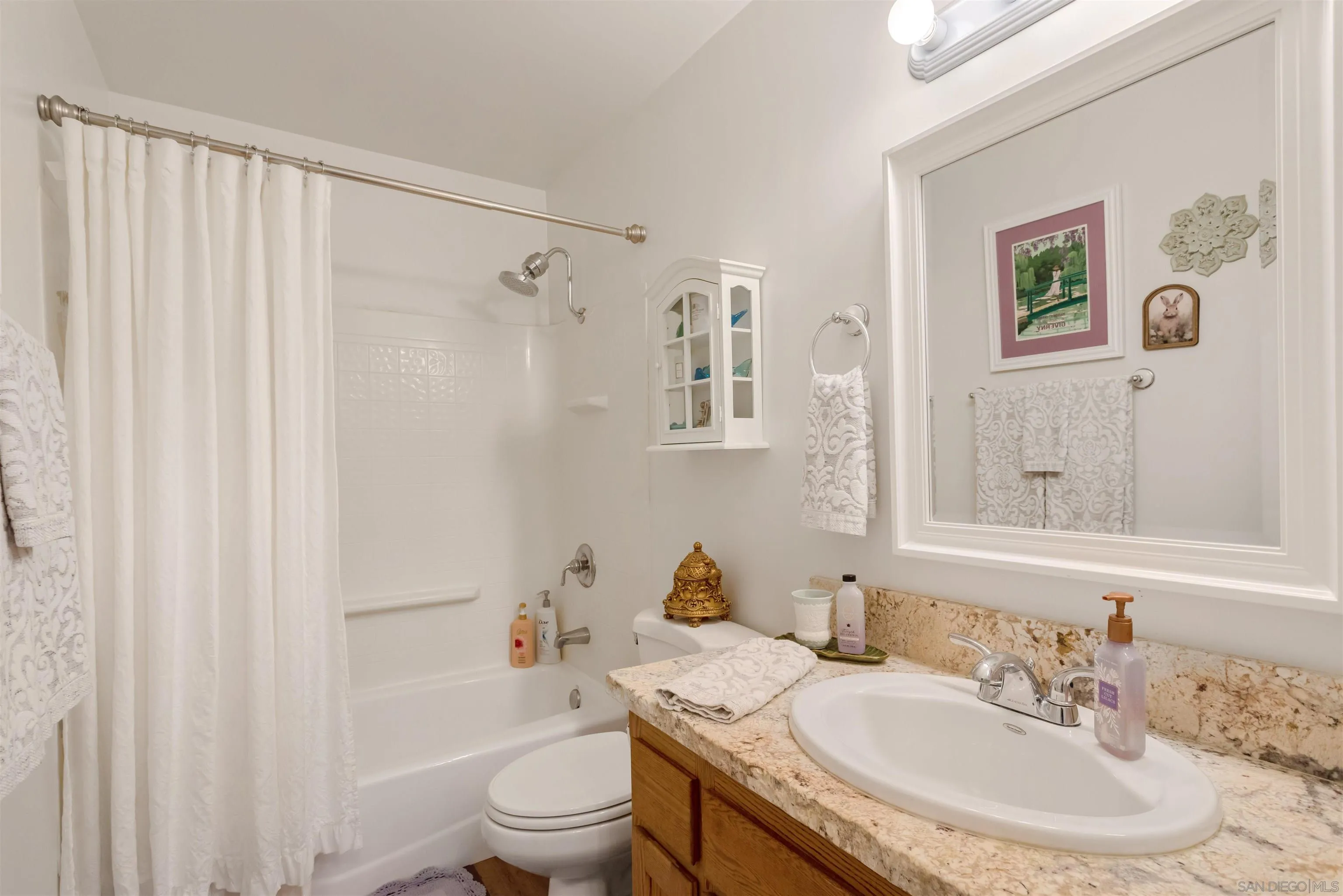 1210 Lakedale Road Santa Ysabel, CA 92070 - Photo 34 of 67 Upstairs BA#1