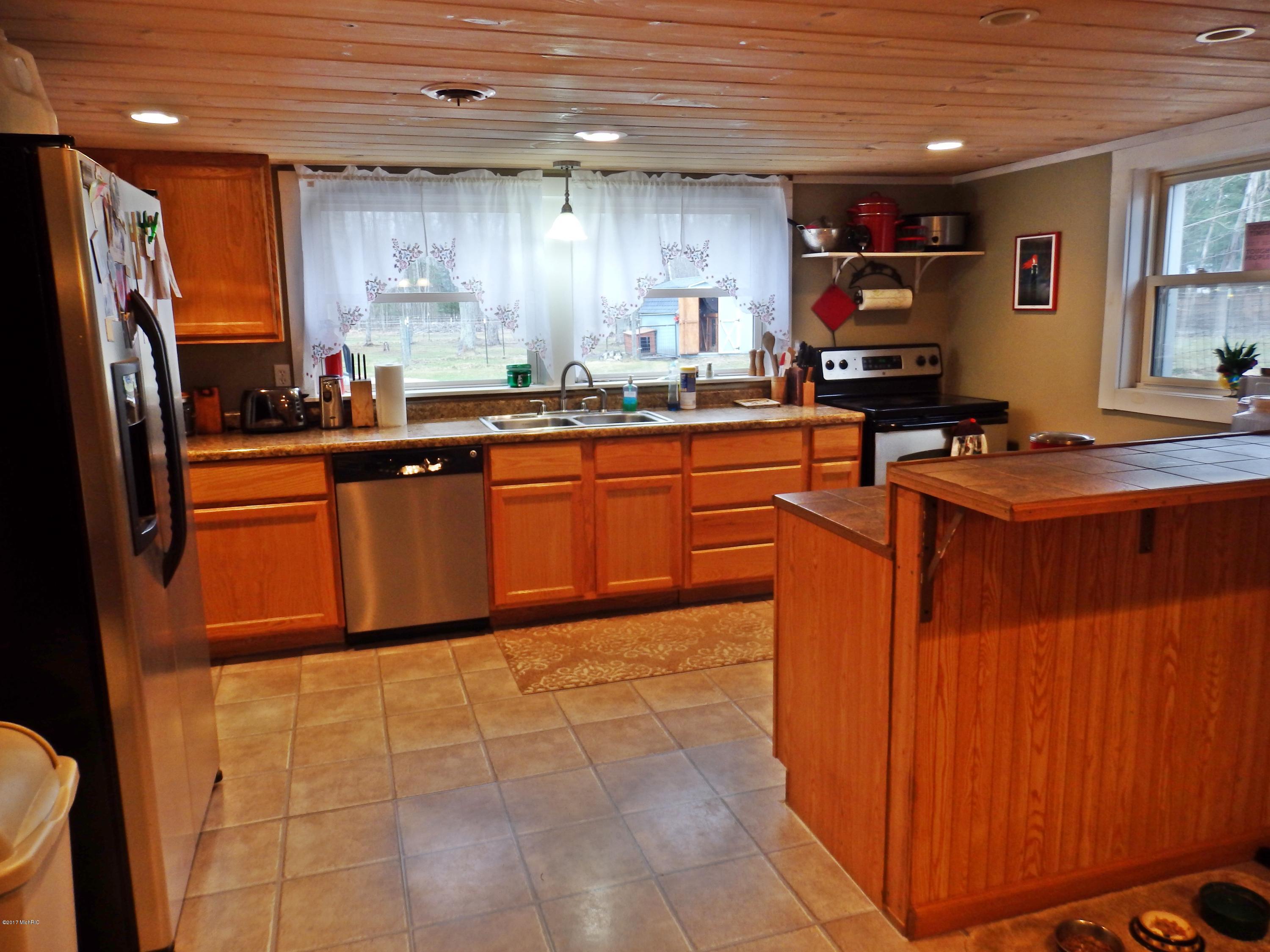 15312 9 Mile Road Kaleva, MI 49645 - Photo 4 of 54 P2220187