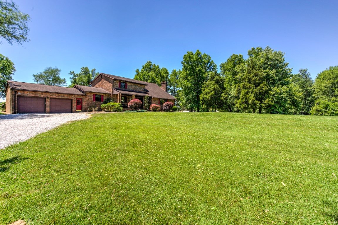 211 East Tennyson Road Boonville, IN 47601 - Photo 3 of 36 Gallery Image 3