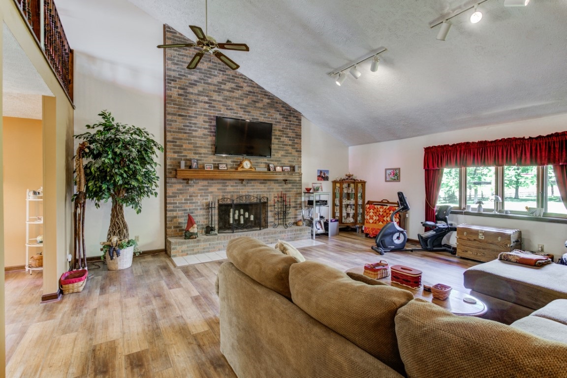 211 East Tennyson Road Boonville, IN 47601 - Photo 8 of 36 Gallery Image 8