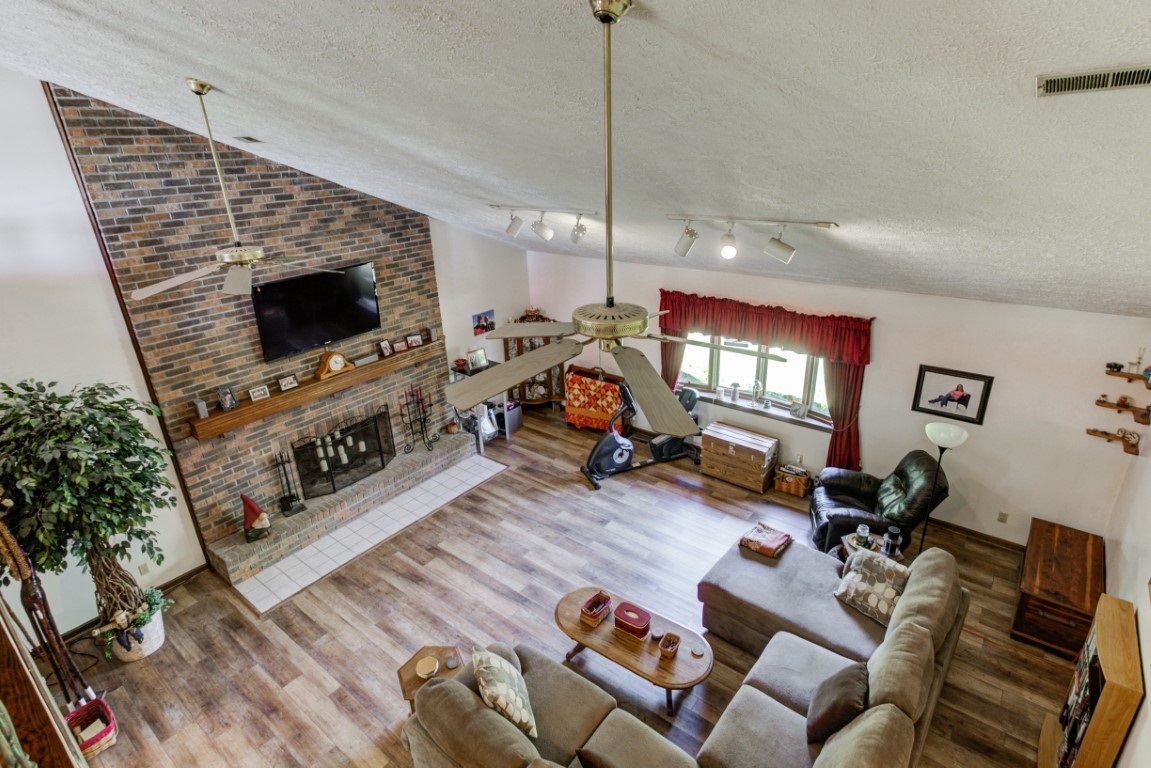 211 East Tennyson Road Boonville, IN 47601 - Photo 9 of 36 Gallery Image 9