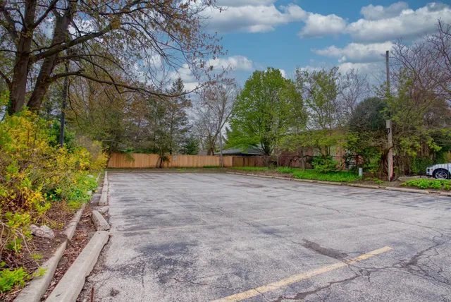 $3,200 | 418 Ridge Road, Unit 2, Wilmette, IL 60091