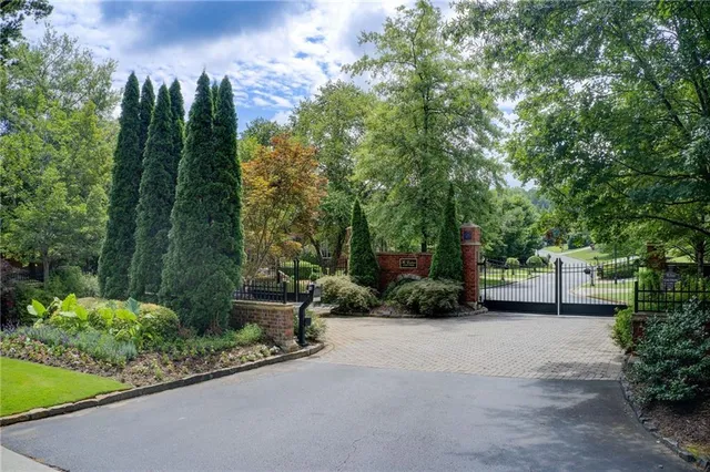 $493,000 | 3869 Teesdale Court, Sandy Springs, GA 30350