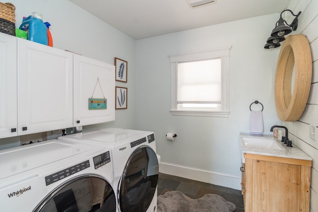 238 Warren Road Framingham, MA 01702 - Photo 11 of 29 Gallery Image 11