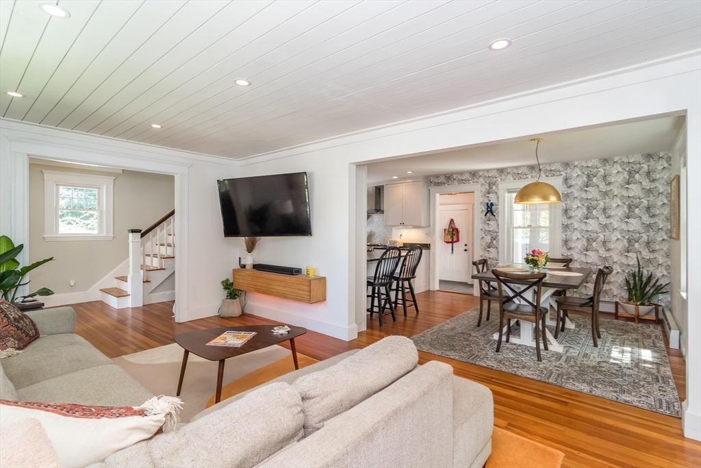 238 Warren Road Framingham, MA 01702 - Photo 8 of 29 Gallery Image 8