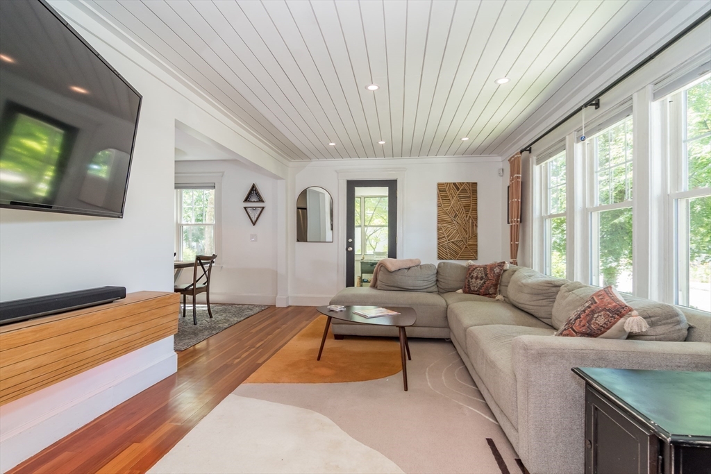 238 Warren Road Framingham, MA 01702 - Photo 9 of 29 Gallery Image 9