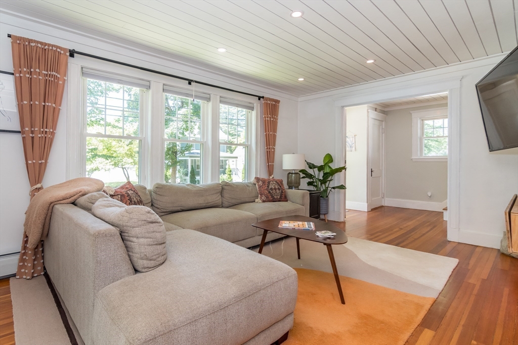 238 Warren Road Framingham, MA 01702 - Photo 10 of 29 Gallery Image 10