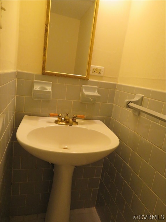 5232 Castlewood Road, Unit B North Chesterfield, VA 23234 - Photo 18 of 21 Gallery Image 18