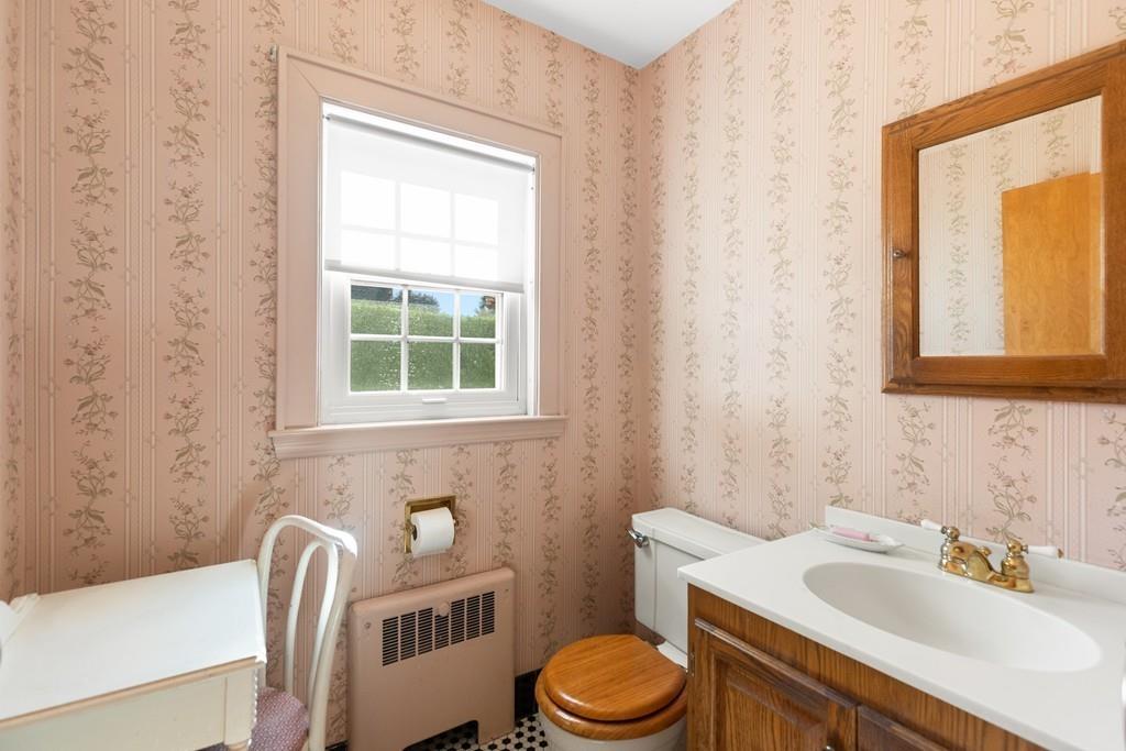 21 Canterbury Road Marblehead, MA 01945 - Photo 17 of 29 Gallery Image 17