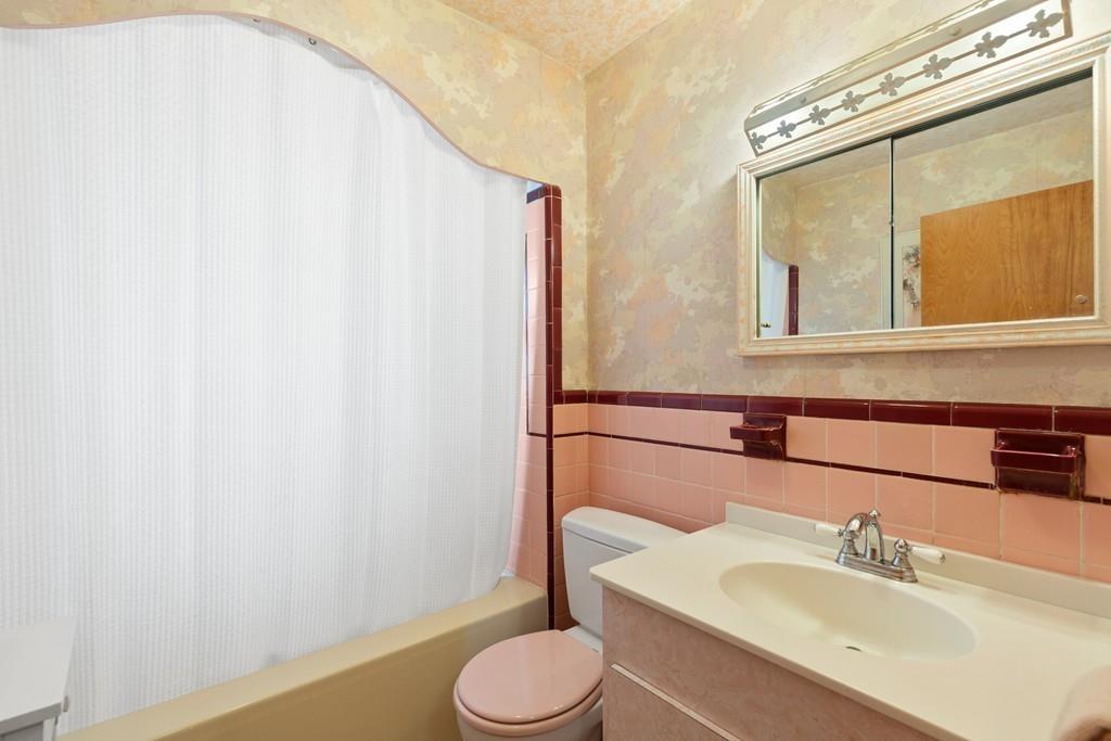21 Canterbury Road Marblehead, MA 01945 - Photo 23 of 29 Gallery Image 23