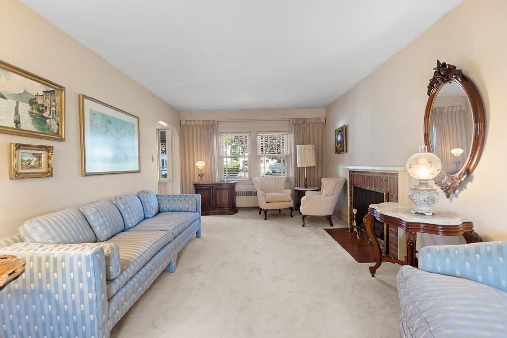 21 Canterbury Road Marblehead, MA 01945 - Photo 5 of 29 Gallery Image 5