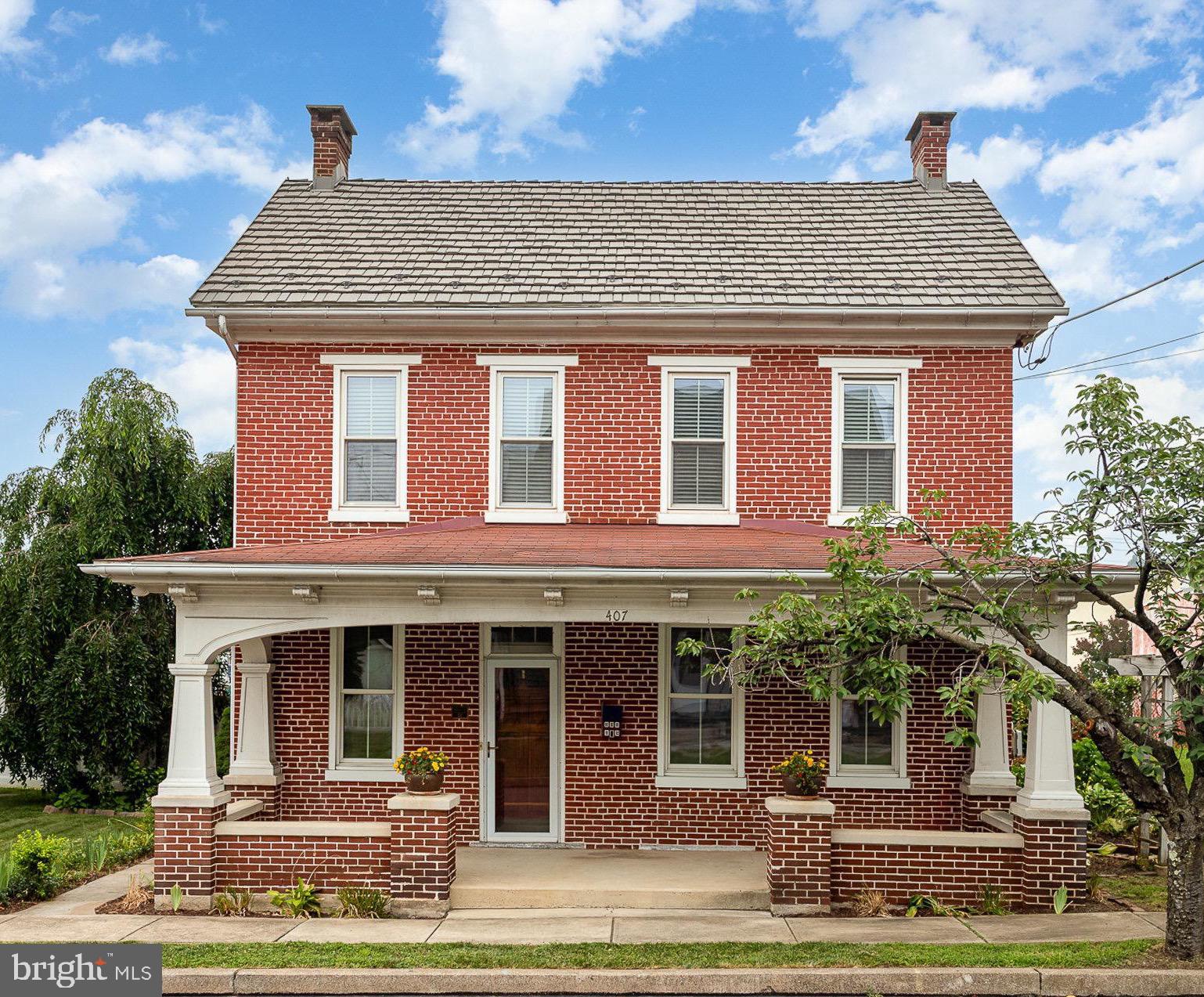 407 East Derry Road Hershey, PA 17033 - Photo 2 of 48 a front view of a house