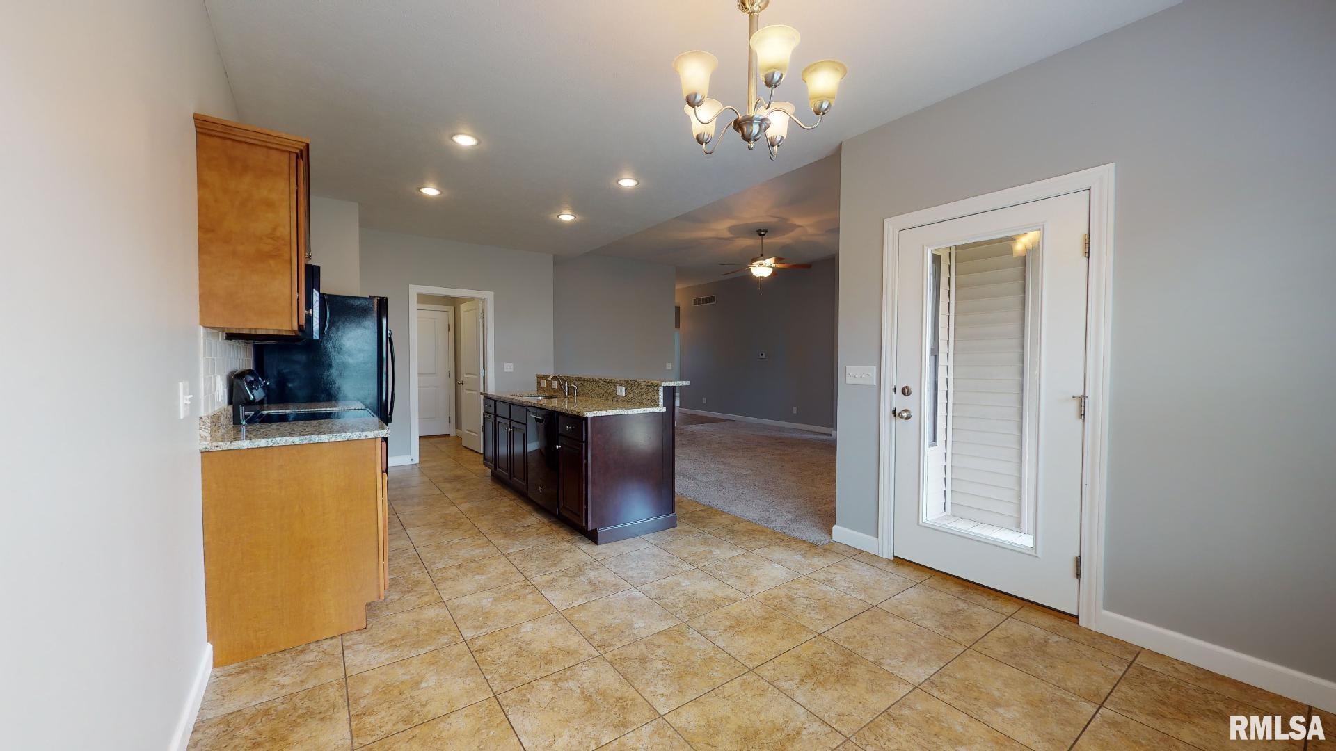 2917 Sandy Lane Springfield, IL 62711 - Photo 3 of 16 Gallery Image 3