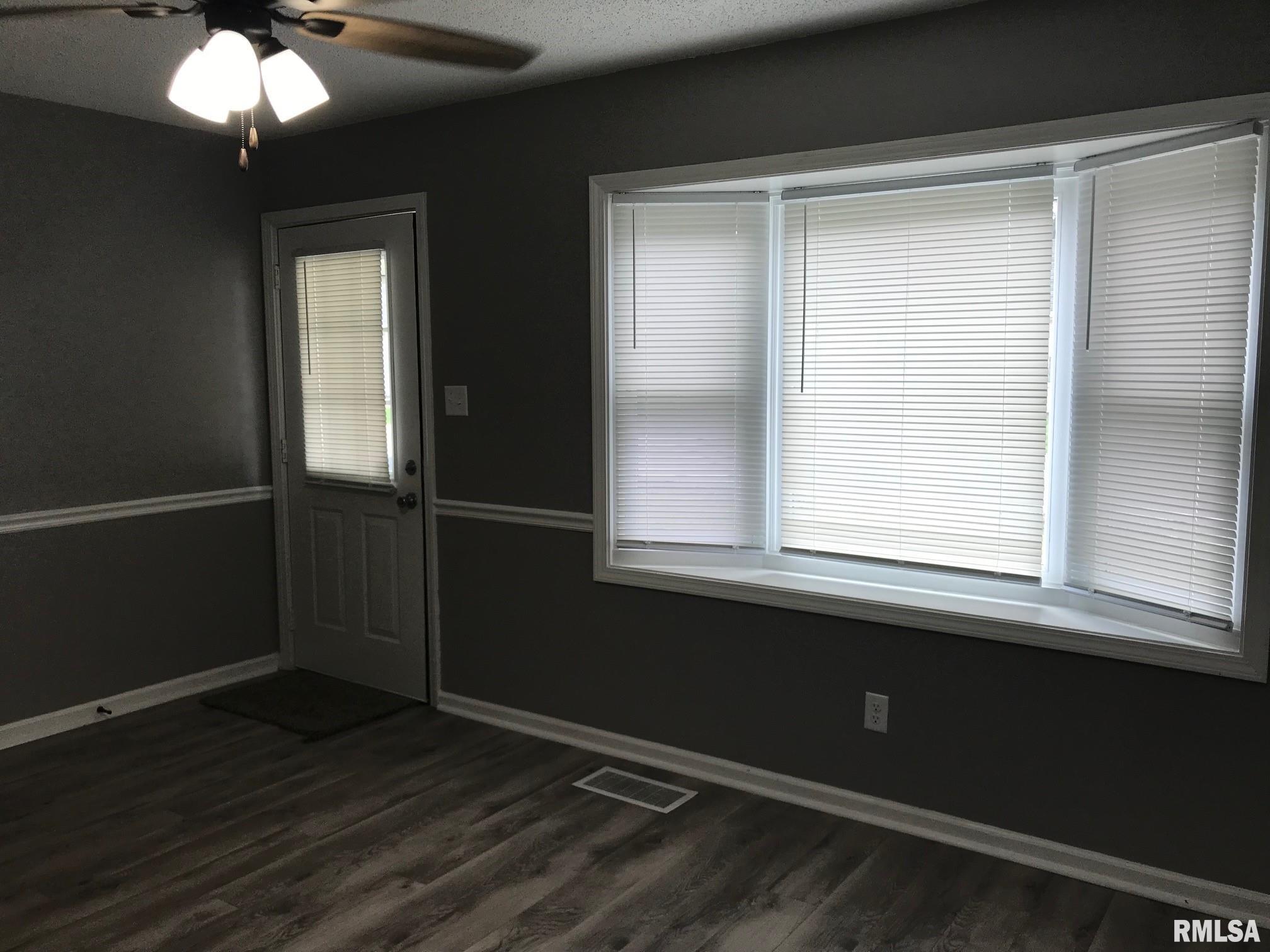 3030 South 3rd Street Springfield, IL 62703 - Photo 5 of 26