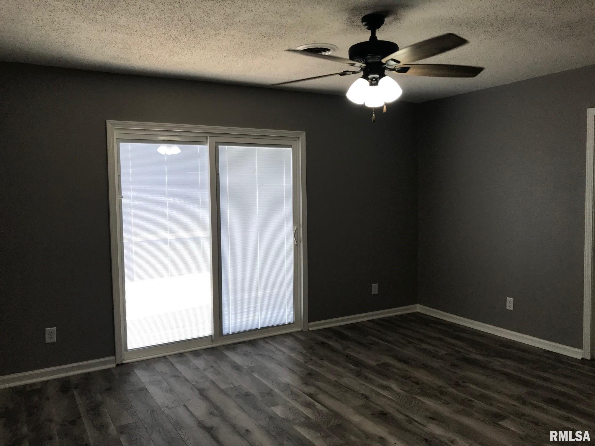 3030 South 3rd Street Springfield, IL 62703 - Photo 10 of 26