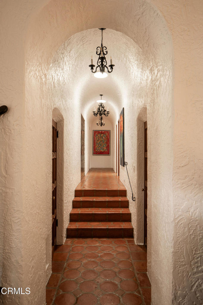 201 La Vereda Road Pasadena, CA 91105 - Photo 12 of 55 GAV05439