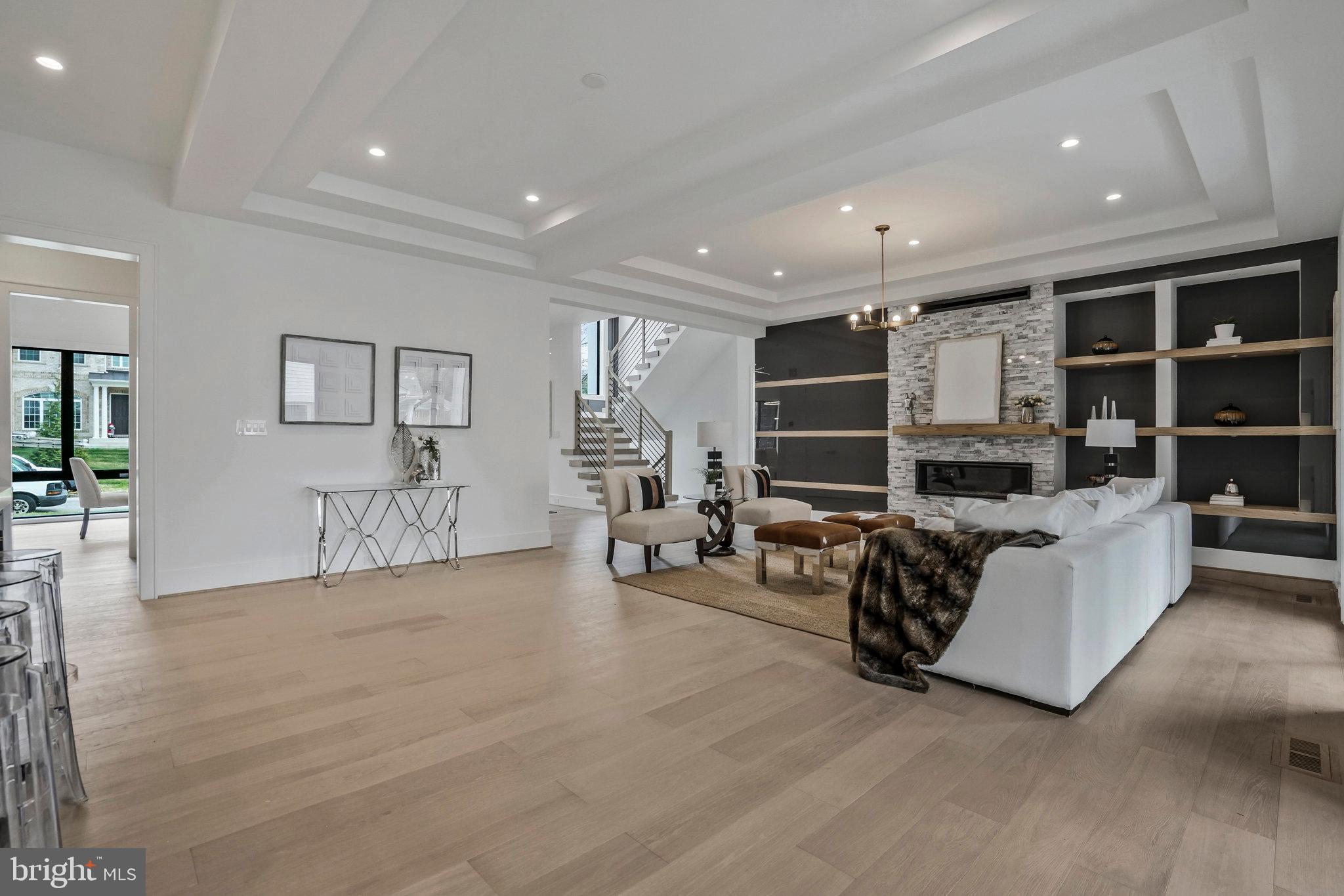 1426 Cola Drive McLean, VA 22101 - Photo 11 of 73 Spacious family room