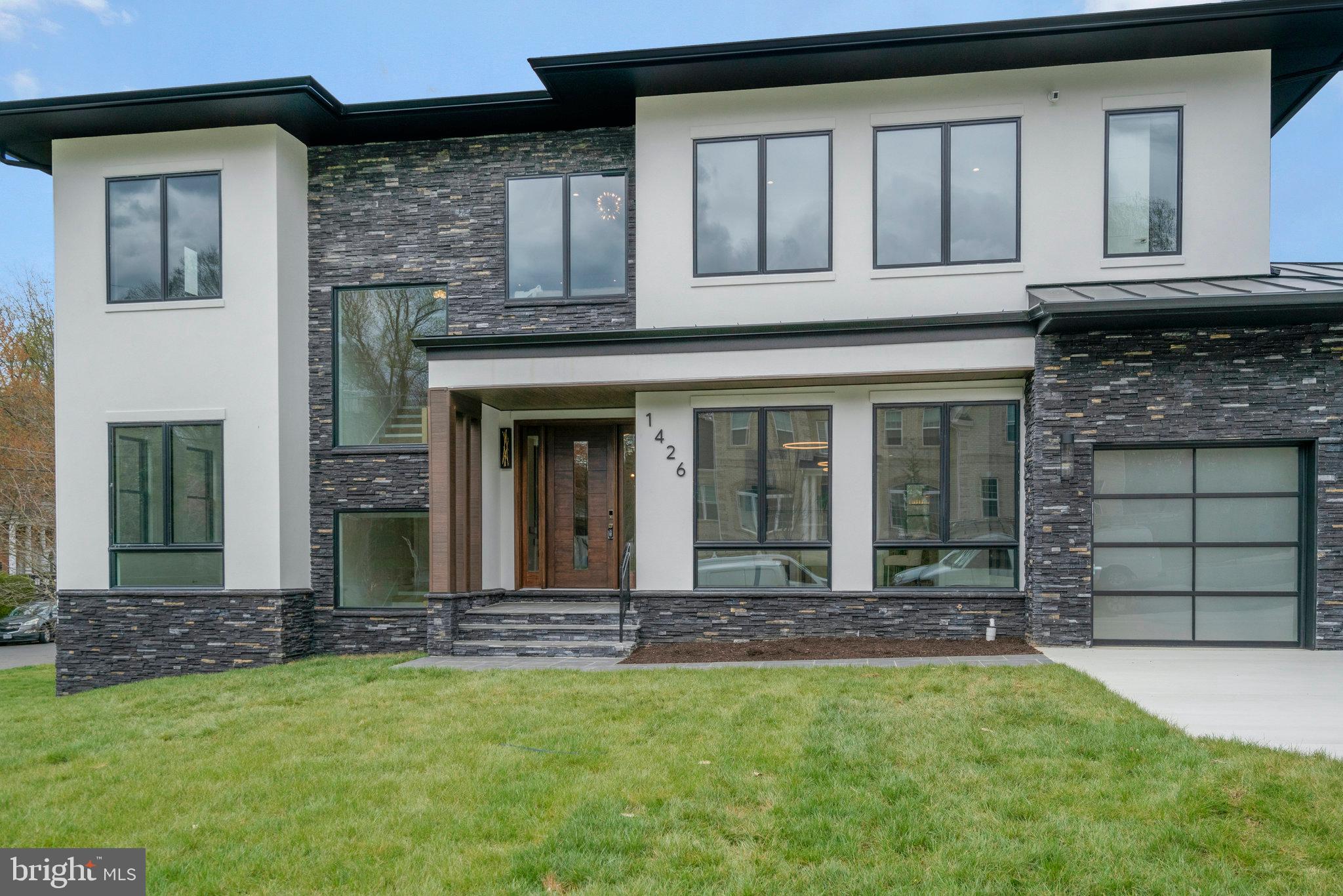1426 Cola Drive McLean, VA 22101 - Photo 4 of 73 Flagstone pavers at front porch, steps and walkway
