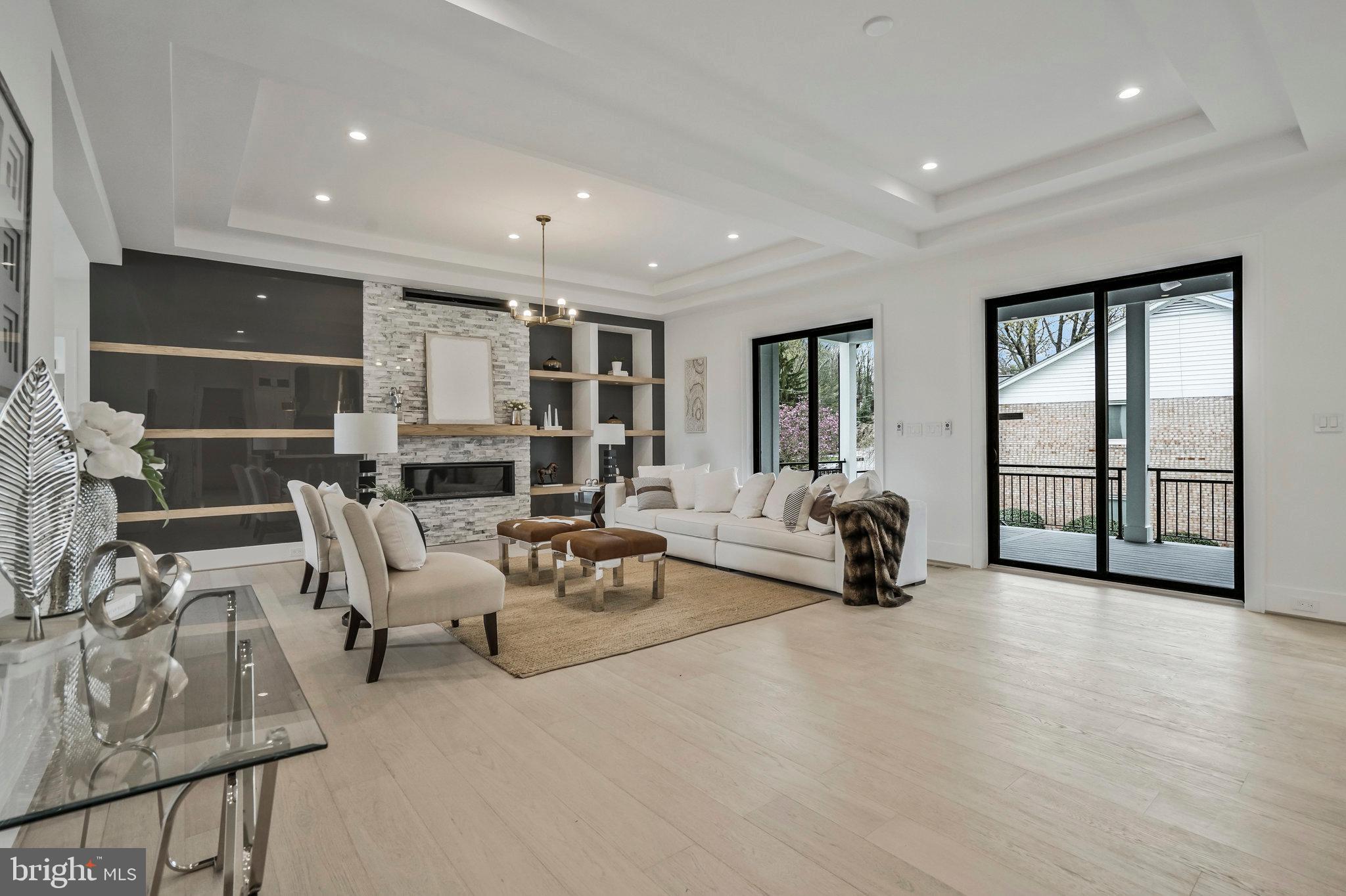 1426 Cola Drive McLean, VA 22101 - Photo 8 of 73 modern feature wall