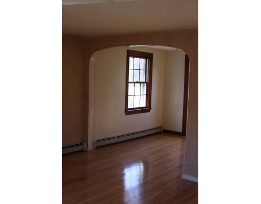 13 Ridgefield Road Wayland, MA 01778 - Photo 3 of 6 Gallery Image 3