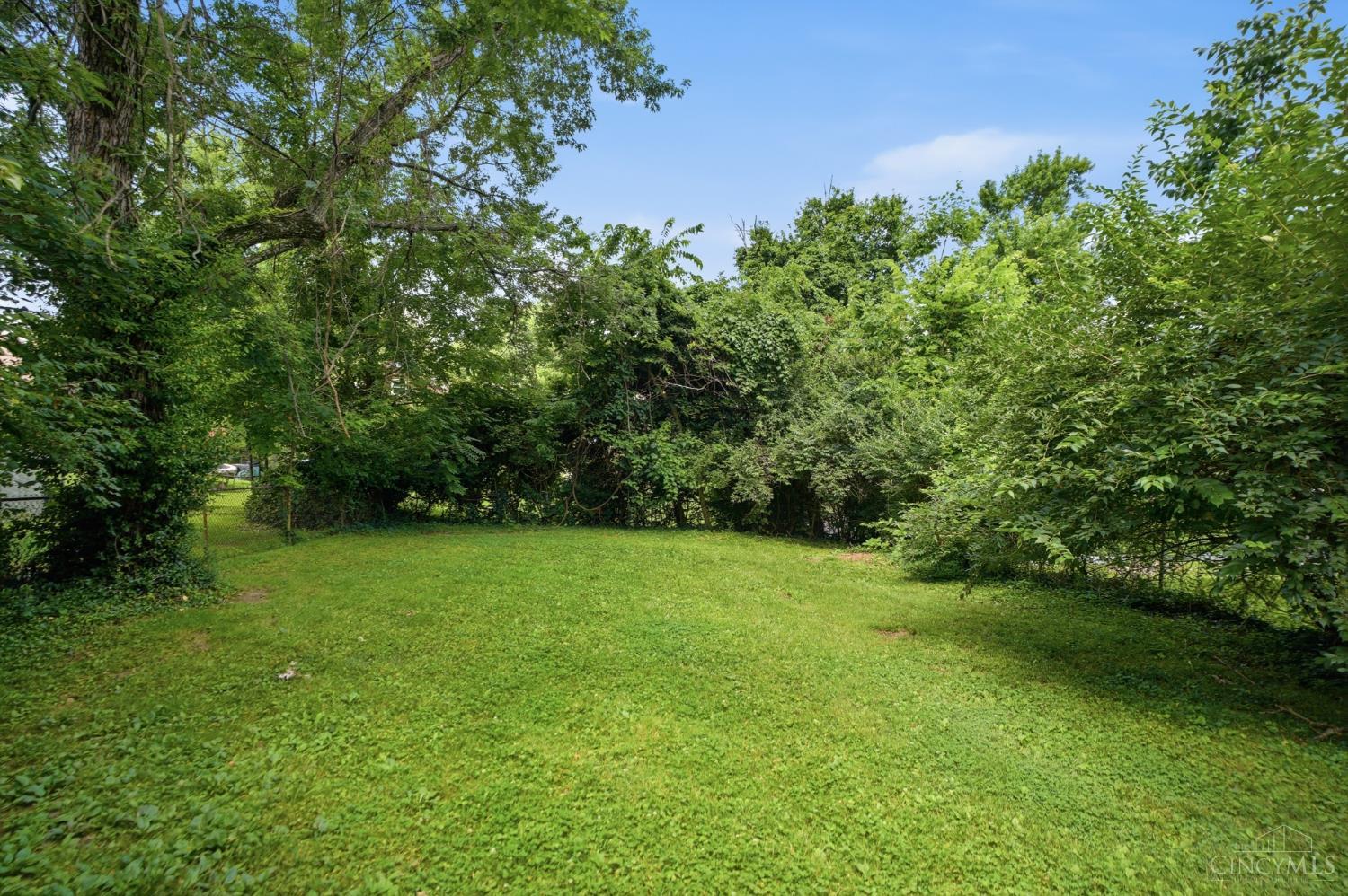 5251 Relluk Drive Cincinnati, OH 45238 - Photo 35 of 41
